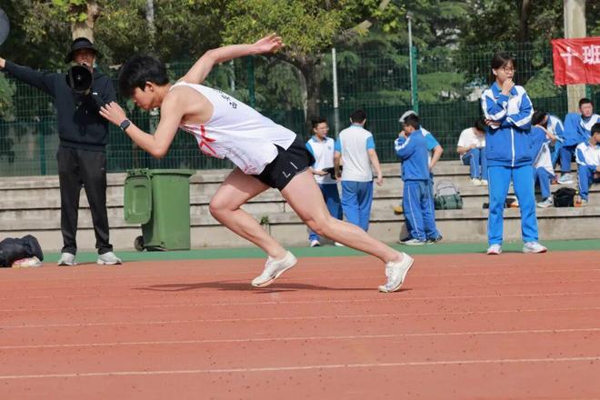 西安太白学校第八届体育节暨第28届田径运动会圆满在线买世界杯平台网站落幕!(图4)